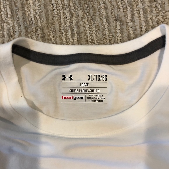 Men’s Under Armour T-Shirt - Picture 3 of 3